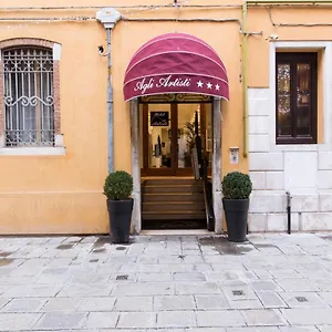 *** Hotel Agli Artisti Italy